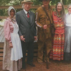 Costume Pioneer Lady for Cosplay, Reenactment or Halloween